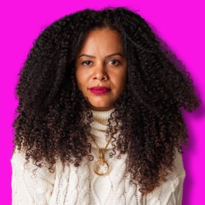 Vereadora! Mulher mais votada de Taboão da Serra. Mãe, Professora, Doutoranda na USP, Socióloga e cria da periferia.