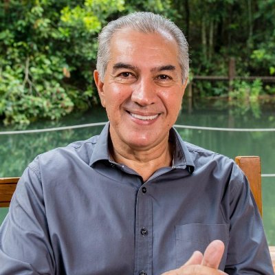 Perfil oficial Reinaldo Azambuja.
Pai, avô, casado com Fátima Azambuja, e ex-governador do estado de Mato Grosso do Sul!