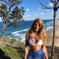Lillian (@l_book89) 's Twitter Profile