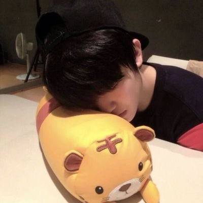 mo0nhu1jun's profile picture. homophobic = DNI