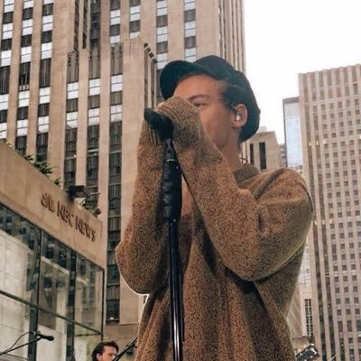 whiteghostiin's profile picture. mitam track 10