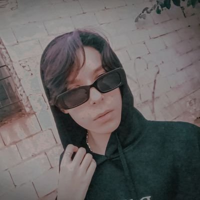 lunaenrobert's profile picture. Memento mori ⚡︎.🐈‍⬛.🎧