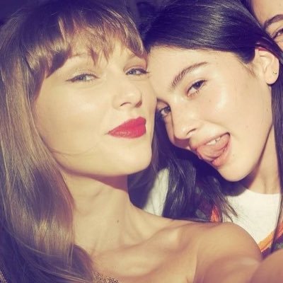 tayangelic's profile picture. showgirl!!