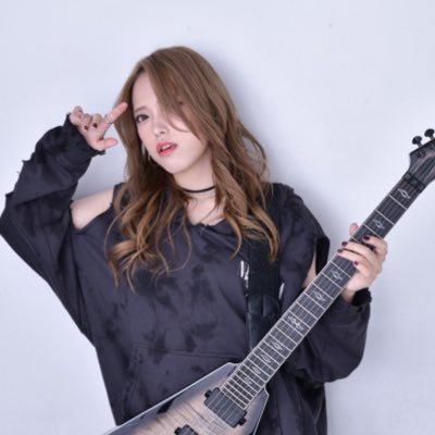 Dean Guitars Japan Official Artist|SAVAREZ electric Artist【弦】|(株)A-Line Music所属|1st Album「BURN IT」|参加バンド:Mellows、LOC|大日本プロレス楽曲提供|公式サイト:https://t.co/dKAgiewwtC
