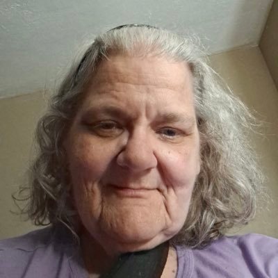 debbie_lin2623's profile picture. I am here to help the poor