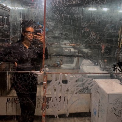 jusdnye's profile picture. fly sh*t only🦒