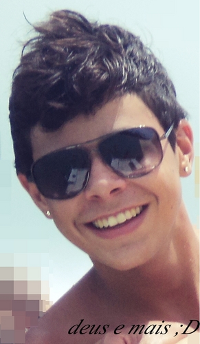 Para quê levar a vida tâo a serio se é uma alusinante aventura da qual jamais sairemos vivos !