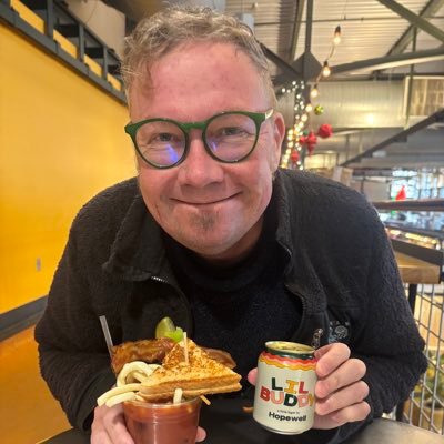 pearsonalized's profile picture. Cal-Berkeley grad, environmental engineer, bass GTR and founding member of The Czars. I have a yurt, an electric car, and have an awesome cat named Mr. Beans