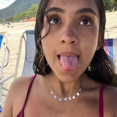 onlyemiluzinha's profile picture. 