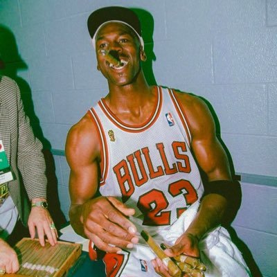 dioxal's profile picture. Benfica, Arsenal, Raptors, Bills, Blue Jays. I love the game.