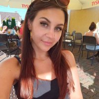 Lynn (@lynndraws) 's Twitter Profile