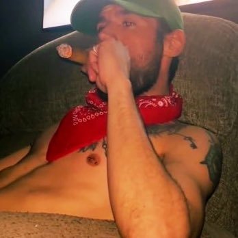 Adult Entertainer, https://t.co/g4OcDUDeqx #SmokingFetish #GaySmoker #Onlyfans #SmokeSex