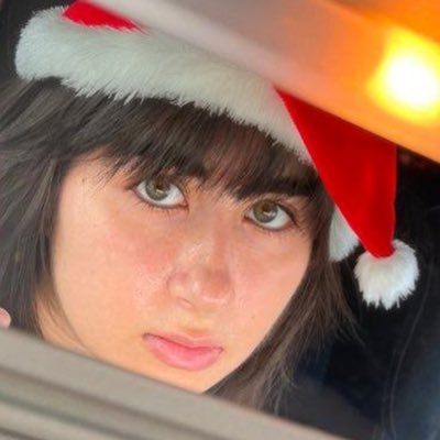 komilaya's profile picture. ヽ(o＾▽＾o)ノswe + reading bio stuff + по русский