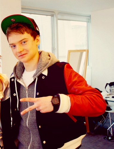 The first asian mayniac account, I love @ConorMaynard and ALL mayniacs, go Conor!!! :) and, I might spam a little when I get excited, sorry! :)