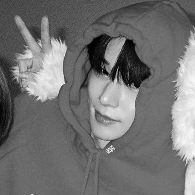 n1ne15w's profile picture. 뭔가 울렁이는 좋으면서 불편한 느낌