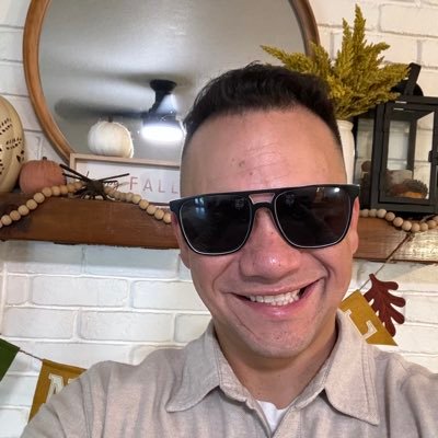 jbowen359's profile picture. Husband, Father, Teacher