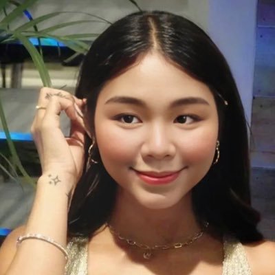 𝒯𝒽𝑒 𝒢𝒾𝓇𝓁 𝓌𝒽𝑜 𝓈𝑒𝓇𝒾𝑜𝓊𝓈𝓁𝓎 𝒷𝑒𝓁𝒾𝑒𝓋𝑒𝓈 𝒾𝓃 𝓉𝒽𝑒 𝒹𝒾𝓋𝒾𝓃𝑒 𝓉𝒾𝓂𝒾𝓃𝑔 𝑜𝒻 𝓉𝒽𝑒 𝓊𝓃𝒾𝓋𝑒𝓇𝓈𝑒! ✨