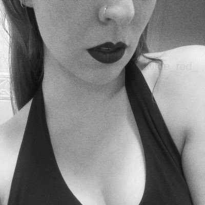 reddivinebu's profile picture. auto tweets and backup to main account @divine_red_ $50 tribute