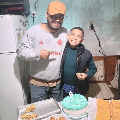 tayllormtt's profile picture. Pai do príncipe Tayllor!
S.C.I 1909 Colorado para todo sempre!! ⚽. Tecnico em Químico ⏳📚💪🏾
Cair é do Homem, levantar é de Deus!!! 🙌🏾