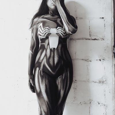 OFKiraa's profile picture. ¿Qué haces en mi perfil? 
Dame tu follow, ésto es un asalto. 🔪🔪