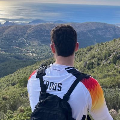 isma090_'s profile picture. 