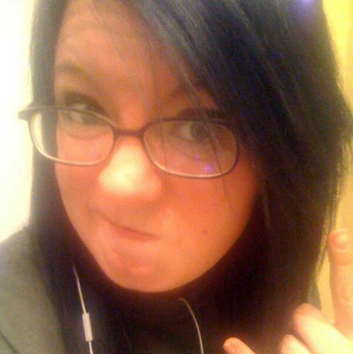 chloebowie24's profile picture. 