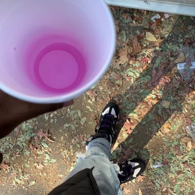 guncontrol00's profile picture. paper junkie