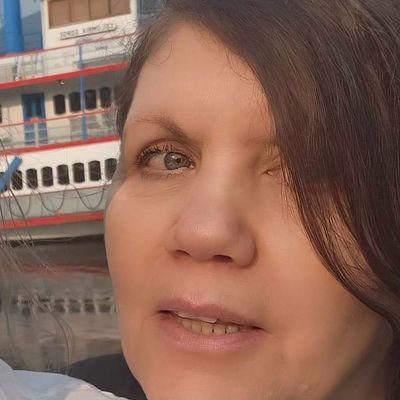 lori97267's profile picture. #VOTEBLUE