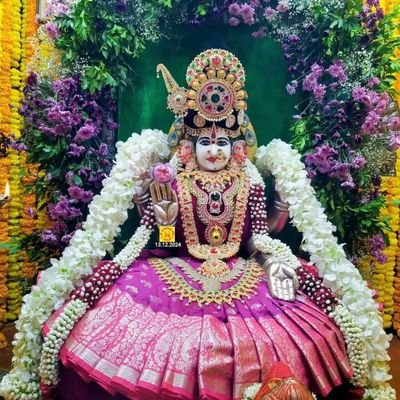 ♥️ शिव ♥️की दीवानी को सिर्फ 🐍शिव🐍 ही भाए बन के 💖 शिव 💖 की जोगन, वो
💞 आदिशक्ति 💞 कहलाए 💕💖♥️💞🙏🙏
♥️🕉️🔱 जय श्री महाकाल 🔱🕉️♥️