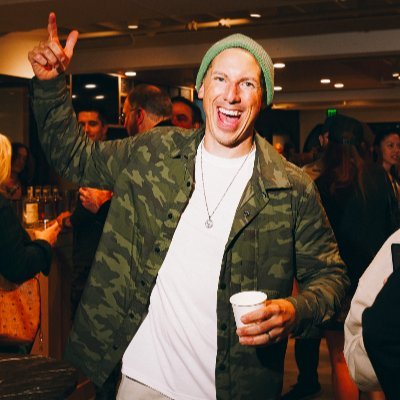 Head of Content at MUNICIPAL. Side Art Hustle at GOOD BOY ORIGINALS. Dada of two boys. Pitch & Putt purist. New York Forever yo.