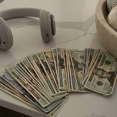 dapartinn's profile picture. life