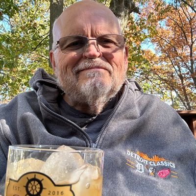 Lover of music & vinyl. Fan of all 4 Detroit sports teams! + 〽️ Go Blue! 💙 Blue Crew 💙 🍕No DMs - No Bitcoin- No Maga!