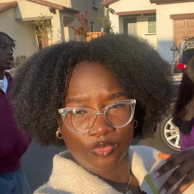 writtenbynancy's profile picture. 🏹 reader & writer