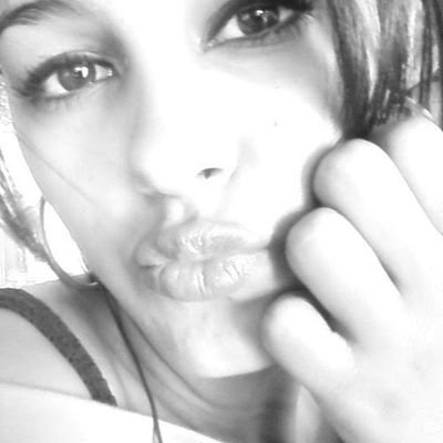 __weednesday__'s profile picture. Vai ver que já não sei quem sou, vai ver que nunca fui a mesma, a culpa é toda sua e nunca foi.