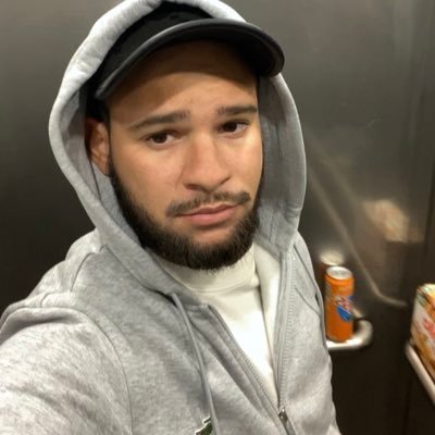 Islem9422's profile picture. 