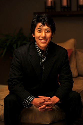 Kosuke Okamura is a professional percussionist performing and educating in the bay area.