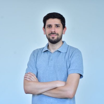 - Ingeniero Ambiental 🌱
- Locutor en Radio Transamérica 94.7 FM y Radio Panambi Verá 1260 AM 🎙️📻