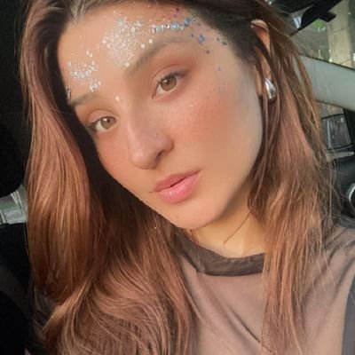 Fan page 😘😘😘
Don't come to my dm saying shit. we all have our different opinions, you can't force yours on me. I Text back to my Fans instantly...🦢