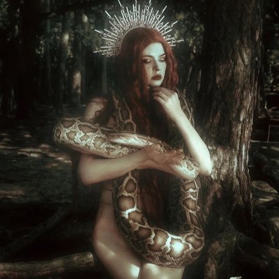 Bruja del caos ⢠Tarot y trabajos š¤ ⢠Agenda AbiertaāØLeer fijadoā¼ļø SĆ estoy activa, solo ocupada con la uni