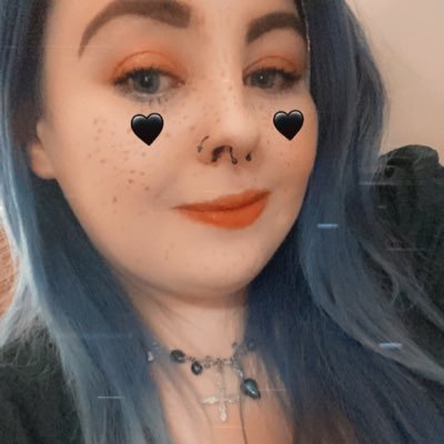 27 🏴, Gamer, Music Taste is all over, piercings and tattoos included 💁🏻♀️