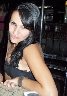 jaky_j's profile picture. O destino  tem ciúme da nossa felicidade e deixa que os espinhos durem mais do que as rosas.