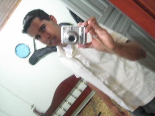 EU!!!!
Aaa eu não me acho!!!
Sempre estou acime de todos!!!
e
Abaixo de DEUS!!!!

VALEU!!!