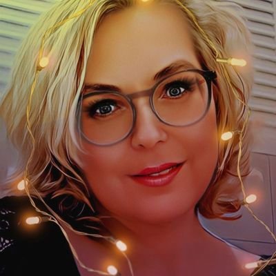 Born in the summer of '69 in Amsterdam. Married to my first love💖
Digital Art Fan 💫
I love to edit photos and videos with or without music✨️🖌✨️
