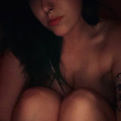 miss_aaligned's profile picture. It is now my duty to completely drain you.