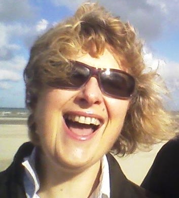 passionate about technology, gadgets, marketing, singing, food, wine, running and good clean fun... in no particular order!