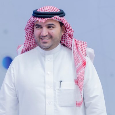 إعلامي في صحيفة الرياض ، عضو في الإتحاد الدولي للصحافة الرياضية