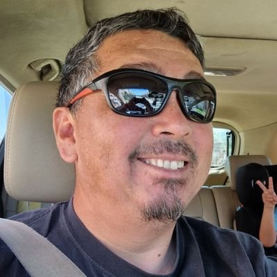 Militar (R) y decente, que quiere un país mas justo, con igualdad! padre, esposo y buen amigo. yo te trato de la misma forma en que tratas al resto.