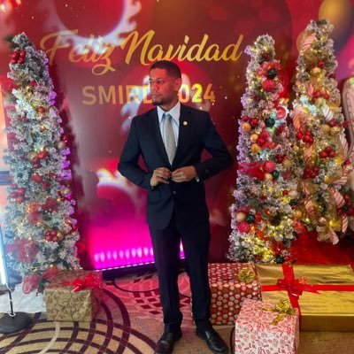 cadavolo's profile picture. 🇩🇴/Doctor En Medicina/Amante de la buena y mala música /Fanatico enfermo y obsesionado con el béisbol /Lector de Historia ,Política y Filosofía /Memes❤️