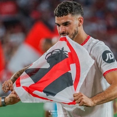no soy un tío de fútbol.... SOY UN TIO DEL SFC!!!!! Los de colorao son los nuestros!!! orgulloso de compartir sevillismo con @mariomartos_