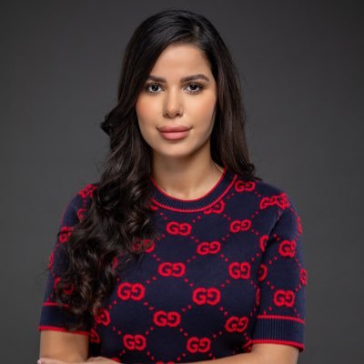 ناشطة سياسية مهتمة بالشأن العام في ليبيا و الشرق الأوسط و متابعة لأبرز القضايا الدولية والإقليمية